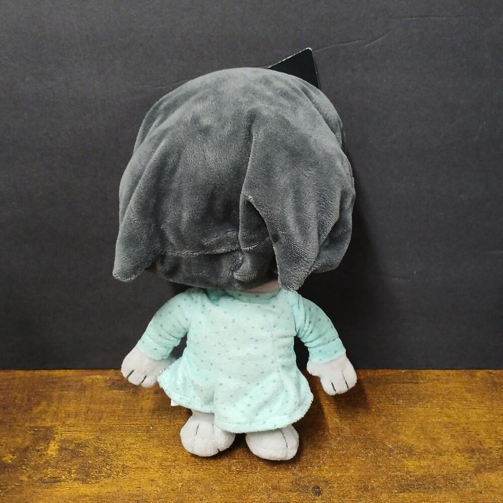 Fetch For Pets THE EXORCIST 9" Plush Horror Squeaky Dog Pet Play Toy Squeaker - Picture 3 of 5